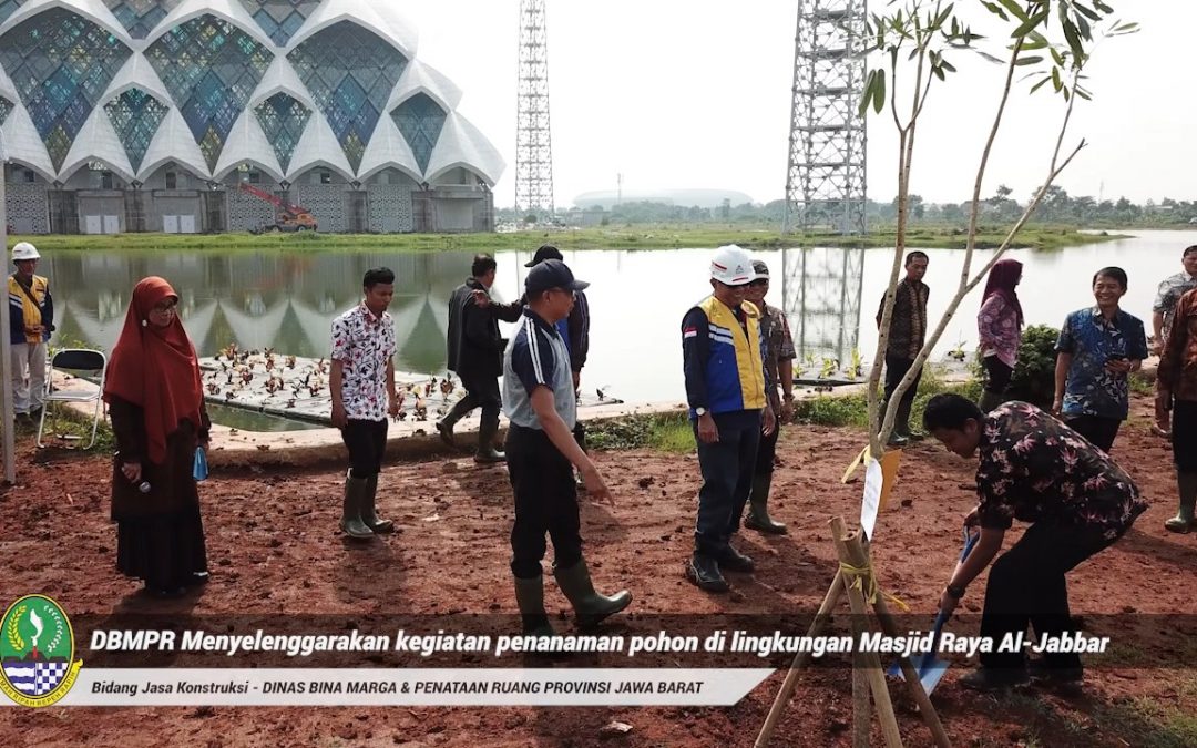 Penanaman Pohon di Lingkungan Masjid Al Jabbar